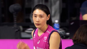 흥국생명, 김연경 31득점&hellip;5연승 질주