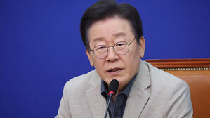 이재명 "윤 대통령 해외순방 포기해야 할 만큼 북한 도발 우려 큰가"
