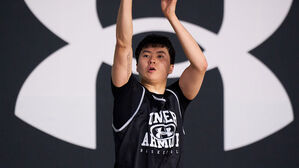 이현중, 호주 프로농구 첫 시즌 '3점 성공률 40%'