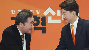 '전권' 이준석에 "전두환 같다"&hellip;벌써 갈라서나