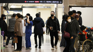 "한 번이라도 투석 거르면 우리 엄마 돌아가실 수도 있는데&hellip;"