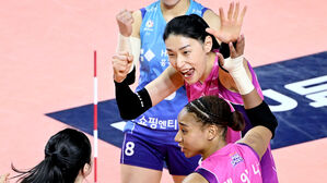 '윌로우 복귀' 흥국생명, 67일 만에 선두 탈환&hellip;페퍼는 23연패