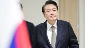 윤 대통령 "부득이하게 독일 방문 연기" 독일 &middot; 덴마크 정상 "충분 이해"