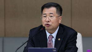 산업차관 "대형 마트 새벽배송 국민 수요 높아"