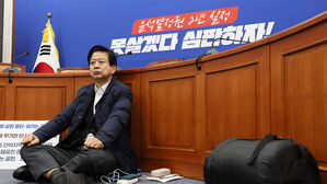 '컷오프 반발' 노웅래, 단식 중단&hellip;"특정인이 공천 좌지우지"