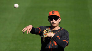 '가벼운 허리 통증' 이정후, 28일 MLB 시범경기 데뷔전 치를 듯