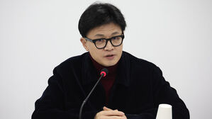 한동훈 "민주당, 이재명이 차은우보다 잘생겼다는 아첨꾼만 생존"