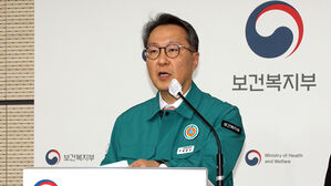 전공의 사직 1만 명 넘어&hellip;"3월에도 미복귀 시 면허 정지 등 불가피"