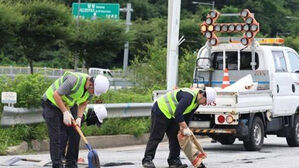 광주 곳곳 도로 파임 제때 보수 안돼&hellip;운전자들 원성