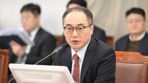검찰총장 "의료인 있을 곳은 수술실&hellip;불법 행위 엄정 대응"