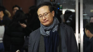 민주 홍영표, 탈당 시사&hellip;"새 정치 고민하는 분과 뜻 세울 것"
