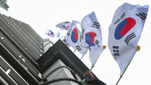 이번 삼일절 태극기 많이 펄럭일까&hellip;"온라인서 국기판매 늘어"