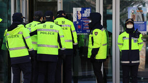 [단독] 경찰, 의협 전&middot;현직 간부 압수수색&hellip;"병원 업무방해 등"