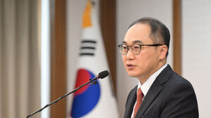 검찰총장 "의료인 복귀하지 않으면 의료법 절차에 따라 진행"