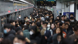 한국 근로시간 여전히 OECD 평균보다 월 13시간 더 많아