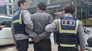 '연이틀 분신 시도' 국민의힘 전 당협위원장 영장심사 출석