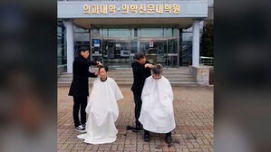 "여건 무시" 반발하며 삭발에 사직&hellip;'증원 무효' 행정소송도