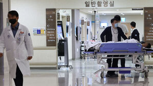 의대 증원에&hellip;48% "2천 명은 늘려야" 36% "더 적게 늘려야"