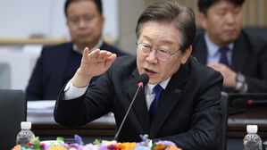 민주, '반도체 강국' 공약&hellip;"메가시티 &middot; 클러스터 조성"