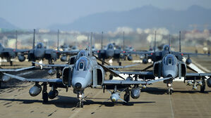 6월 퇴역 F-4E 팬텀, 후배 전투기들과 '고별 활주 훈련'