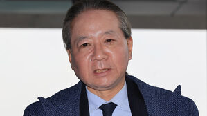 '제약사 직원 동원 의혹' 고소인 조사&hellip;의협 "동원 지시 없었다"