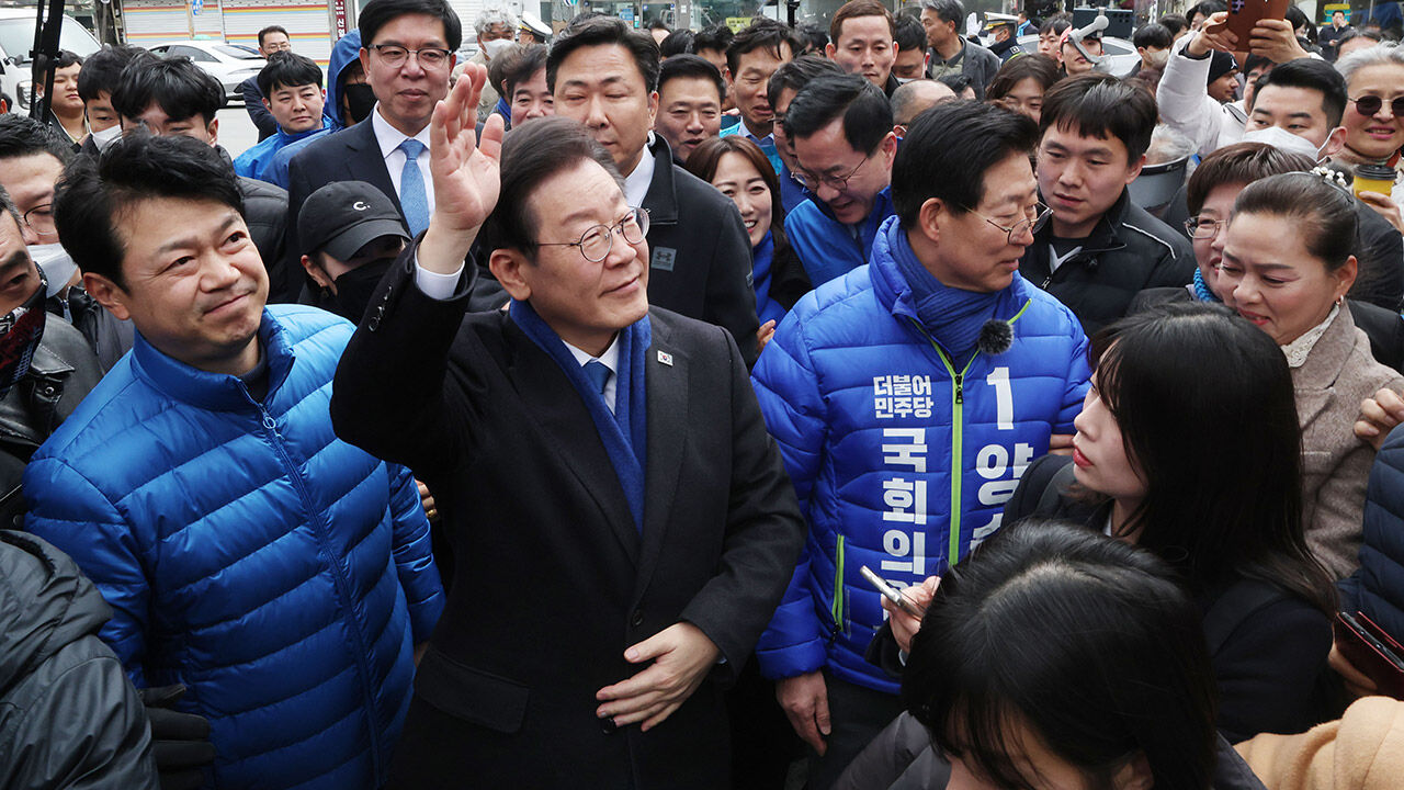 홍성시장 찾은 이재명 대표 (사진=연합뉴스)