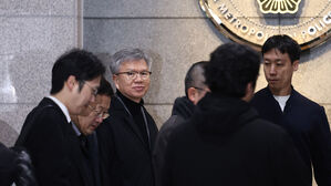 의협 비대위원장 14시간 조사&hellip;"후배들 사직은 자발적"