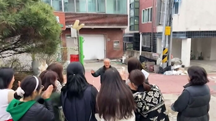 '16년 무사고' 어린이집 할아버지 운전기사 은퇴식