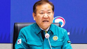 [영상] "마지막으로 의대 교수님&middot;의대생들께 말씀드립니다"&hellip;전공의 이어 교수까지 '집단 사직' 예고하자
