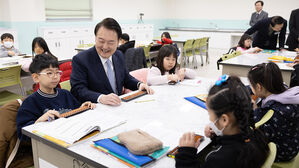 전남 늘봄학교 찾은 윤 대통령 "적기에 신속한 지원할 것"