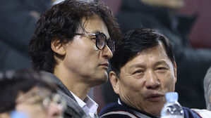 '코리안 특급' 박찬호, MLB 서울시리즈 1차전 시구