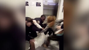 [월드리포트] "직원 위협했다" 테이저건 맞은 난민…목격자 증언은 엇갈려