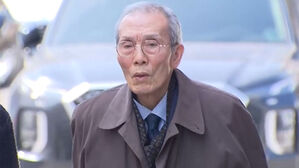 '강제추행 혐의' 배우 오영수 1심 징역 8개월&middot;집행유예 2년