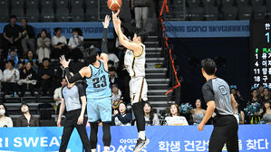 프로농구 LG, 소노 31점 차 대파하고 6연승 질주&hellip;2위 경쟁 고삐