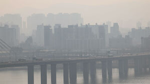 올봄 첫 황사, 국내 유입&hellip;미세먼지 농도 '매우나쁨'