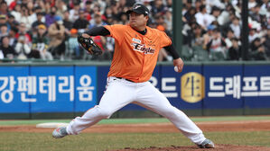 류현진, 5이닝 6K 2실점 호투&hellip;김광현, 4이닝 6실점 난조