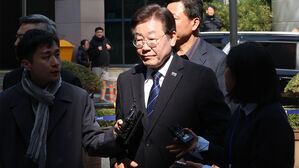 이재명 "그 뜻은 '거시기'"&hellip;위증교사 재판서 '저기' 뜻 공방