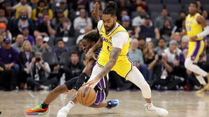 NBA 러셀, 레이커스 선수 한 시즌 최다 3점포 타이 183개