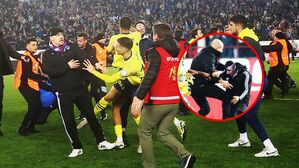 [영상] 주먹질에 날아차기까지 나온 프로축구 경기&hellip;튀르키예 라이벌 매치 '과몰입'이 부른 집단 난투극