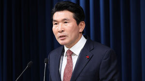 야권, 황상무 사의에 "'칼틀막' 사과 없어" "'도둑 사의' 면피"