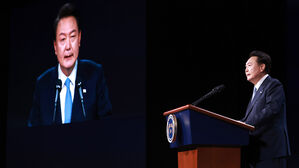 윤 대통령 "가짜뉴스가 선거 위협&hellip;민주주의에 대한 도발"