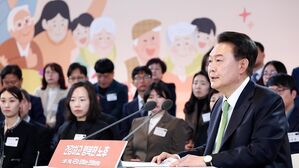 윤 대통령 "분양형 실버타운 재도입해 활성화&hellip;공공임대 매년 3천 호씩"