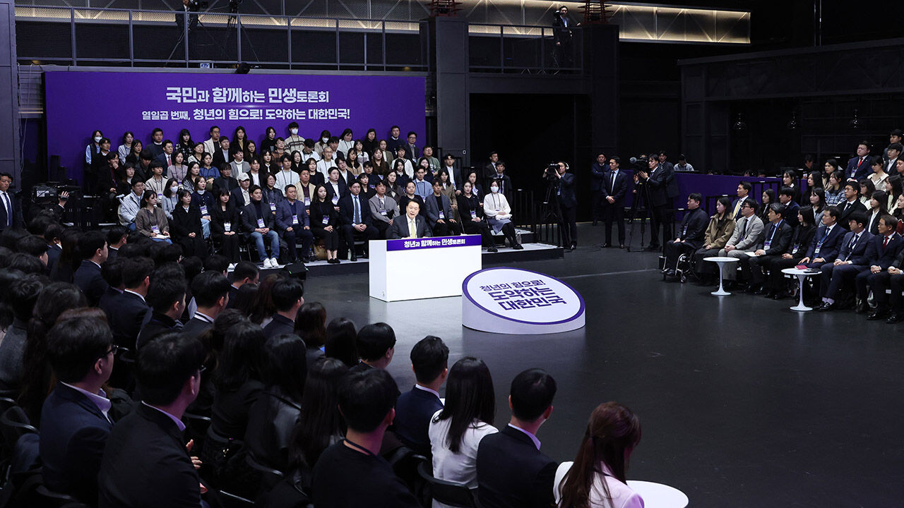 '청년의 힘으로! 도약하는 대한민국!'을 주제로 열린 열일곱 번째 국민과 함께하는 민생토론회에서 발언하는 윤 대통령 (사진=대통령실통신사진기자단, 연합뉴스)