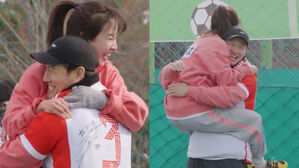 [SBS Star] "Isn't That Hug Too Tight?" Song Ji-hyo&middot;Kim Jong-kook Share an Intense Hug on 'Running Man'
