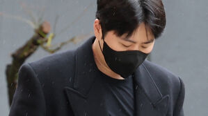 '음주 운전&middot;운전자 바꿔치기' 가수 이루, 항소심도 징역형 집행유예