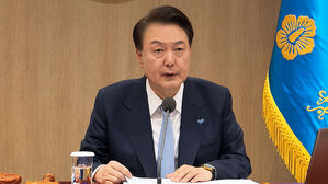 윤 대통령 "대화에 나서주길&hellip;전공의 복귀 설득해달라"