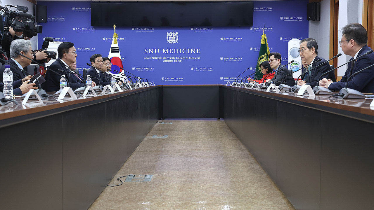 의료 개혁 현안 논의를 위한 간담회에서 발언하는 한덕수 총리 (사진=연합뉴스)