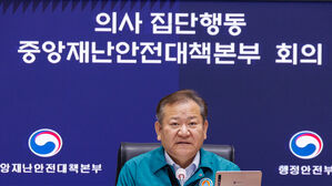 정부 "의대 정원 확대, 의료 정상화 필요조건&hellip;대화 적극 나서야"