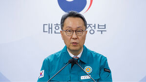 의협 총파업 언급에&hellip;복지부 "의사집단이 법 위에 서겠다는 것"