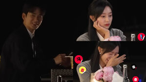 [SBS Star] Kim Soo Hyun's Mishap on the 'Queen of Tears' Set Makes Kim Ji Won Burst into Laughter